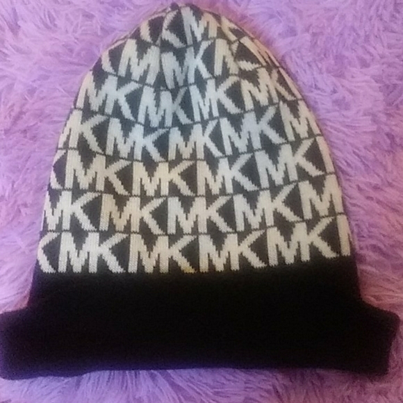 Michael kors MK beanie - Picture 1 of 4